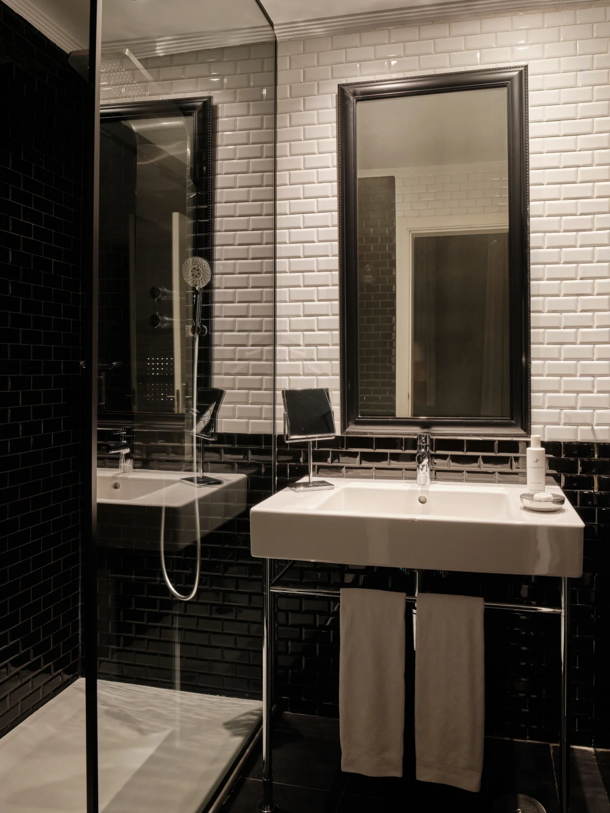 Two Bedroom Suite thumbnail 5